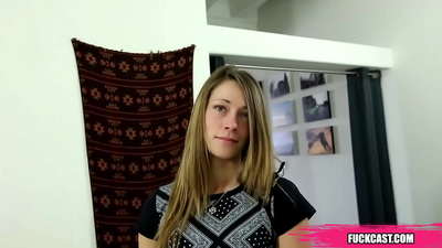 Më pëlqejnë vajzat e ndyra si ajo, ato që në fillim luajnë të gjitha të pavarura dhe modeste dhe më pas dalin të jenë zuskat më të mëdha nga të gjithë