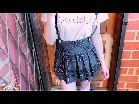 ❤️ Nxënëse thith karin e saj thellë dhe qihet në vend të klasave. ❌ Video porno tek ne ❌️