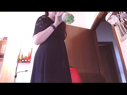 ❤️ Një skllav i nënshtruar që i pëlqejnë brekët e pista dhe të shijshme detyrohet të masturbojë pasi shikon këtë video! ❌ Video porno tek ne ❌️