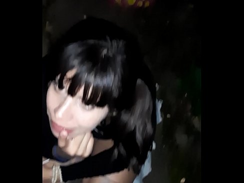 ❤️ Në rrugë penisi i fryrë në këmbim të karamele ❌ Video porno tek ne ❌️